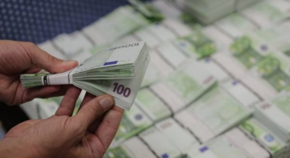 Mbicmimi i Lekut, Banka e Shqiperise rinis ankandet e blerjes se Euros